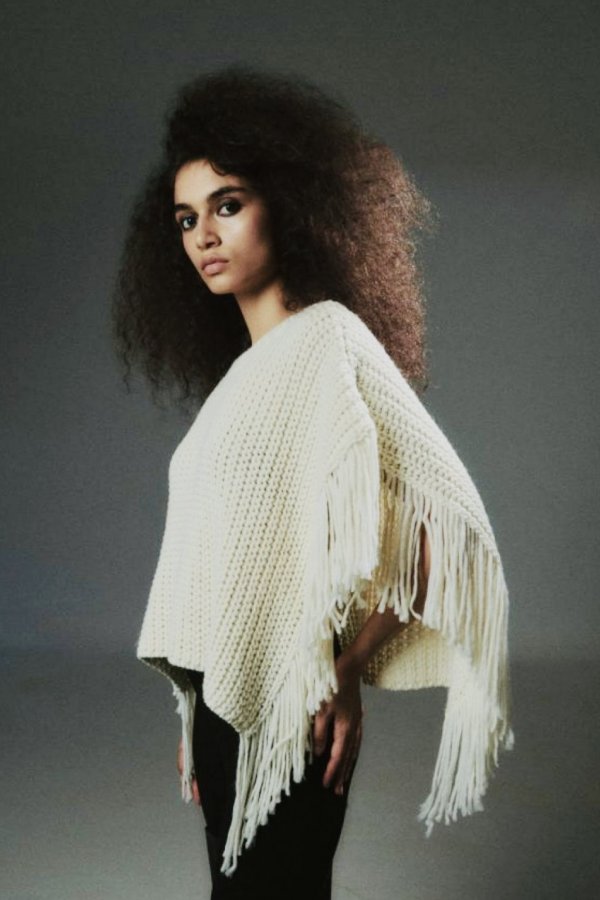 KNITTED CREAM PONCHO