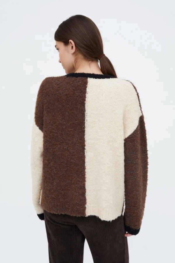 BROWN AND WHITE KNIT SWEATER 