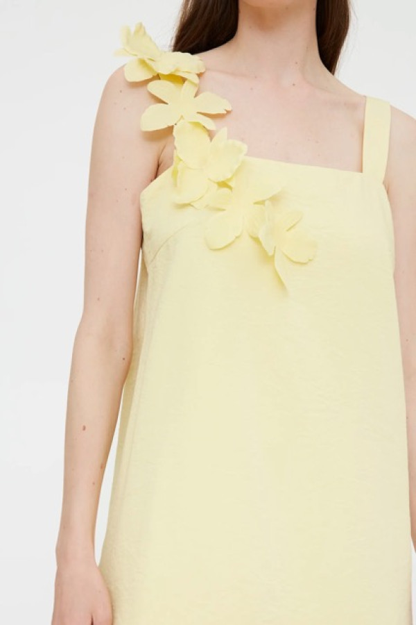 SHORT CREPE DRESS WITH YELLOW FLORAL DETAIL