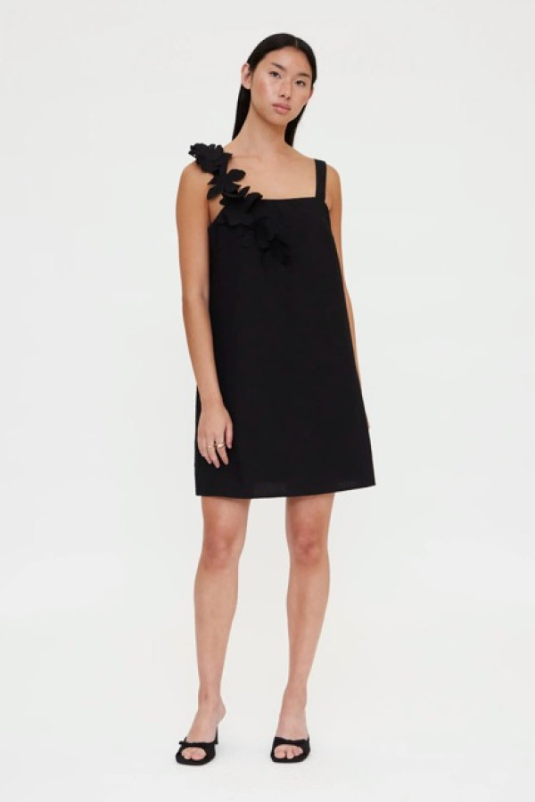 SHORT BLACK CREPE DRESS WITH FLORAL DETAILS 