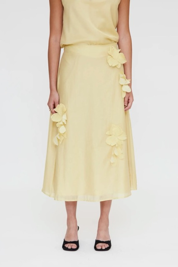 FLOWY YELLOW MIDI SKIRT