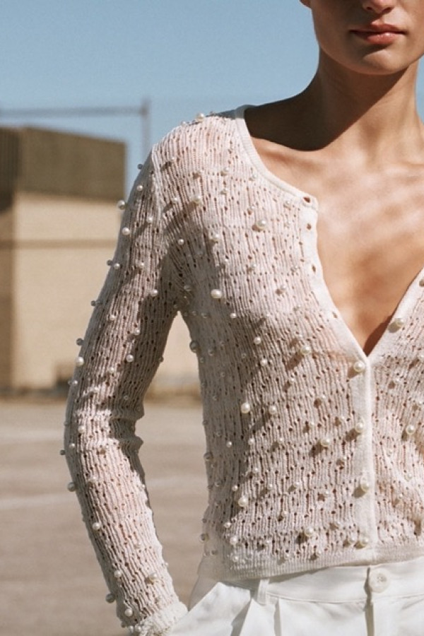 WHITE KNITTED CARDIGAN WITH PEARLS 