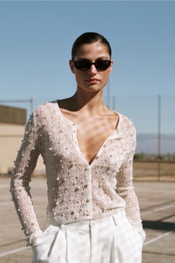 WHITE KNITTED CARDIGAN WITH PEARLS 