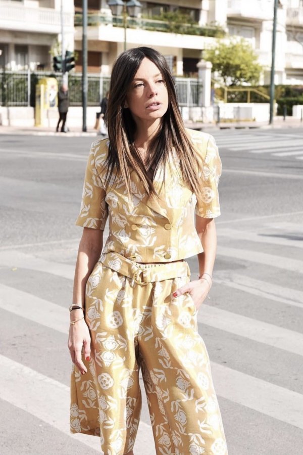 BROCART CROP TOP JACKET & SHORT PANTS IN GOLD