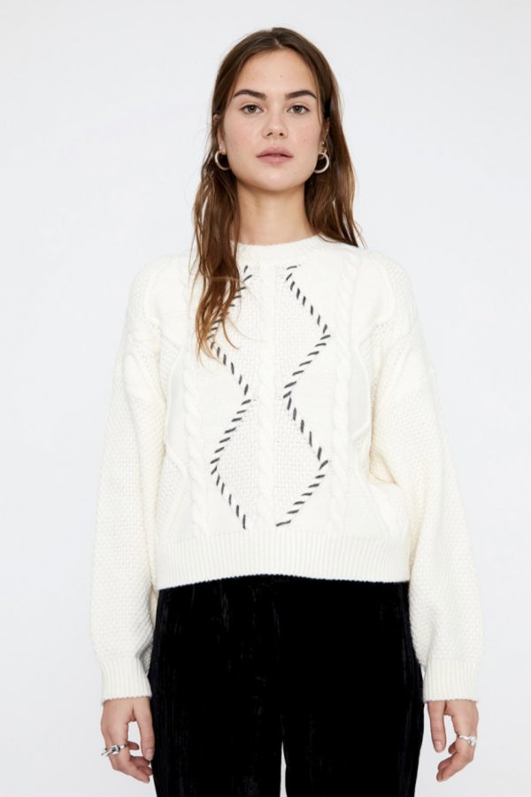 WHITE LONG-SLEEVED CABLE-KNIT JUMPER