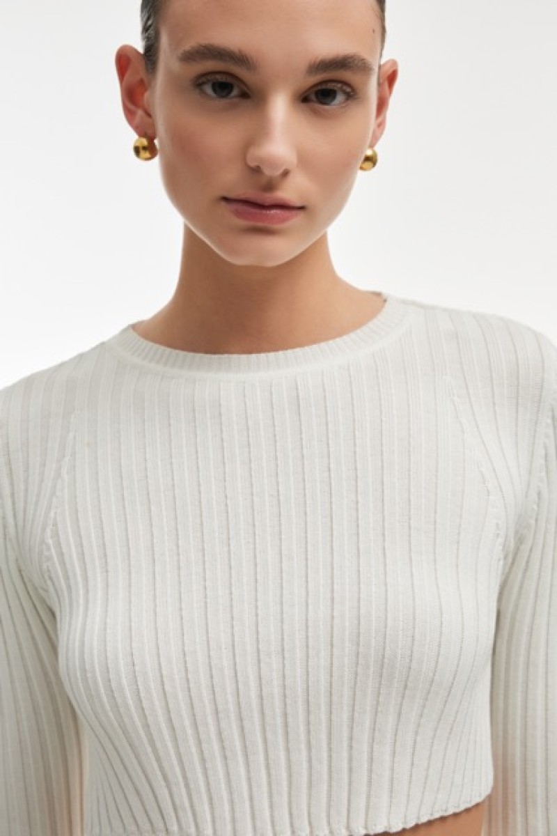 FEMME KNITTED CROP TOP