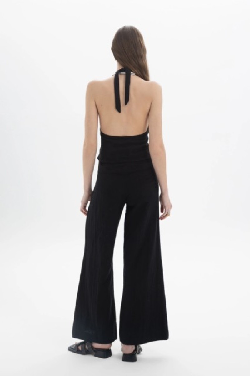 BLACK TOP WITH DEEP V NECK 