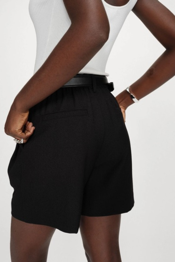 STRAIGHT SHORTS MID-RISE WAIST WITH PLEATS BLACK VITE