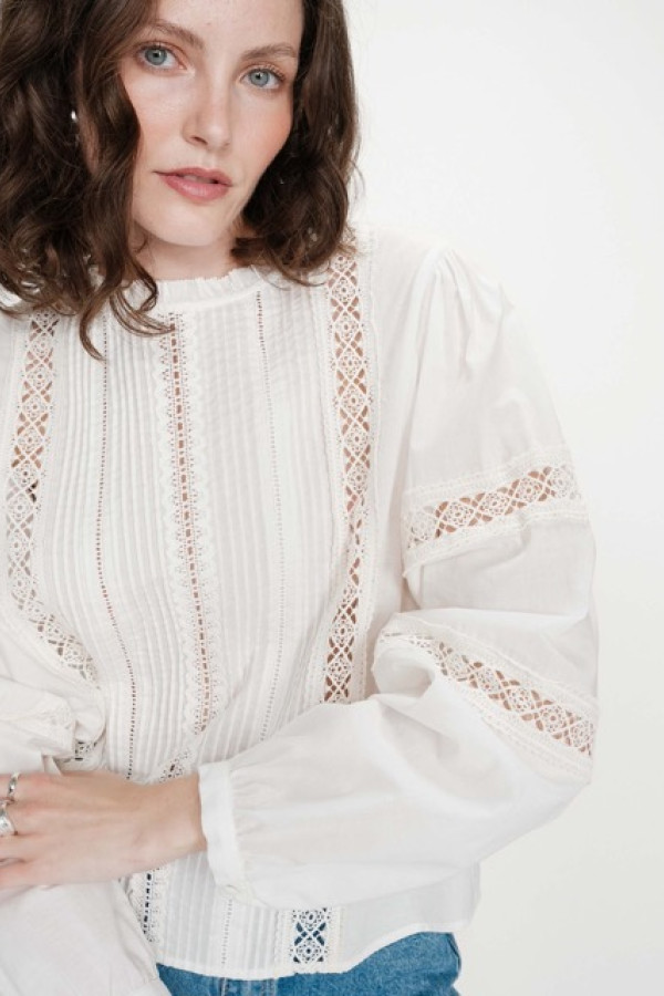 RUFFLED COLLAR BLOUSE WITH LACE WHITE VELMA
