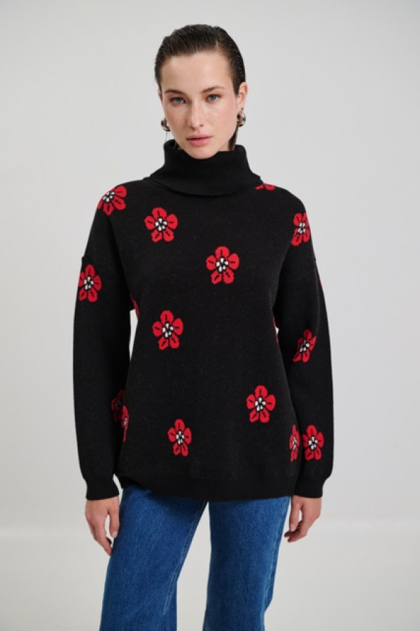 RED TURTLENECK WITH FLOWERS 