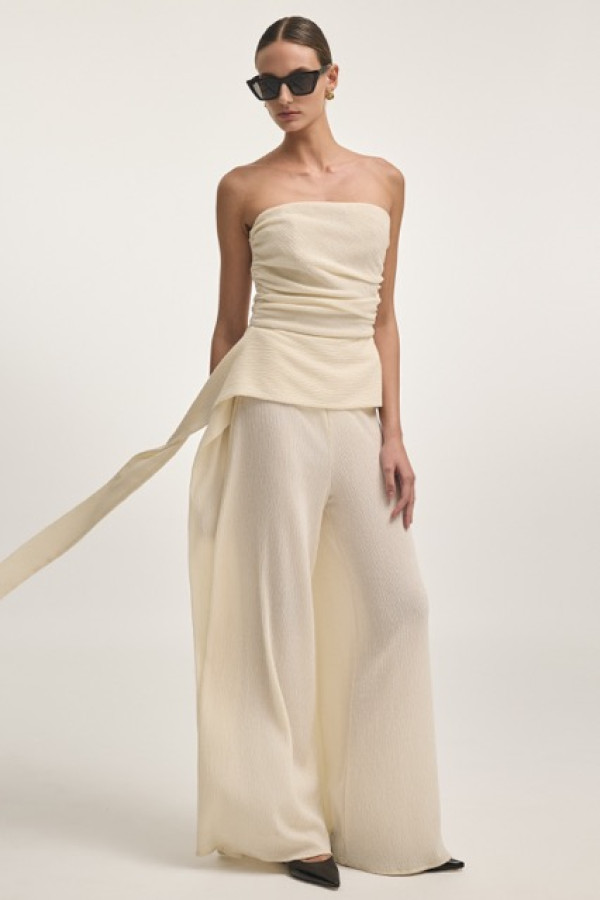 SUBWAY TROUSERS BEIGE AND STRAPLESS TOP 