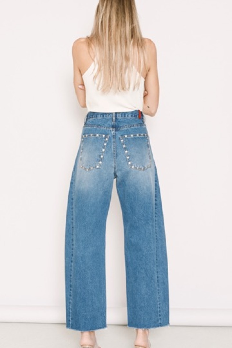 GWEN MEDIUM STUDDED 